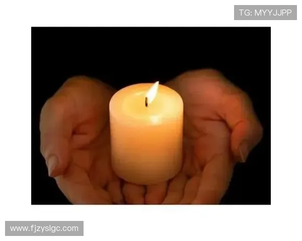 足球明星去世后亲人悲痛悼念追忆往昔情感深厚的故事